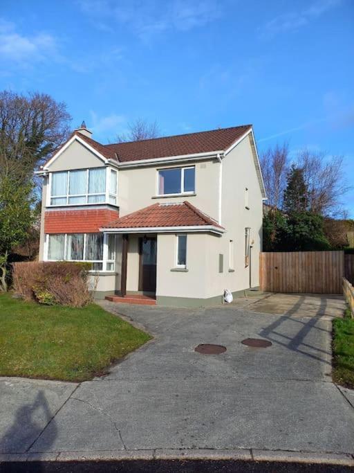 Large 4Bed Available Long-Term In Letterkenny Villa Esterno foto