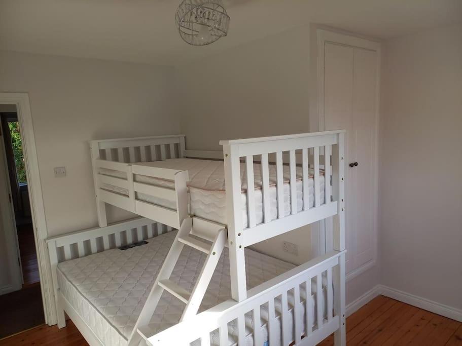 Large 4Bed Available Long-Term In Letterkenny Villa Esterno foto